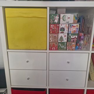 Estantería Kallax Ikea blanca, con cajones