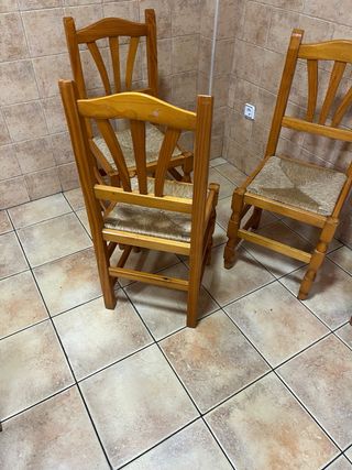 Mesa y 4 sillas madera 
Mesa Plegable maciza