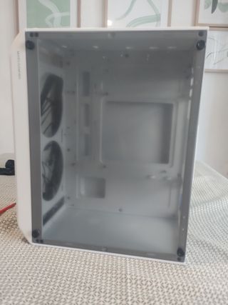 Torre PC MarsGaming blanca.negociable.