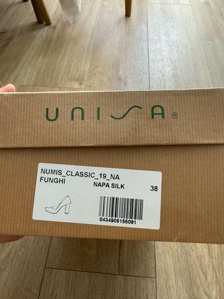 Tacones beige Unisa - Talla 38