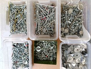 Surtido de tornillos y fijaciones