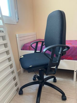 Silla escritorio giratoria negra