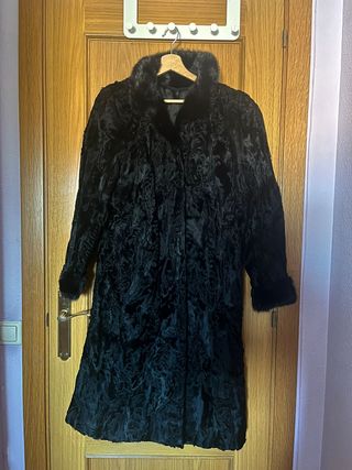 Abrigo Astracán Negro Auténtico
