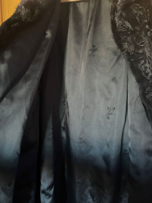 Abrigo Astracán Negro Auténtico