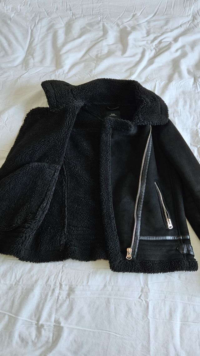 Abrigo Zara borreguillo negro
