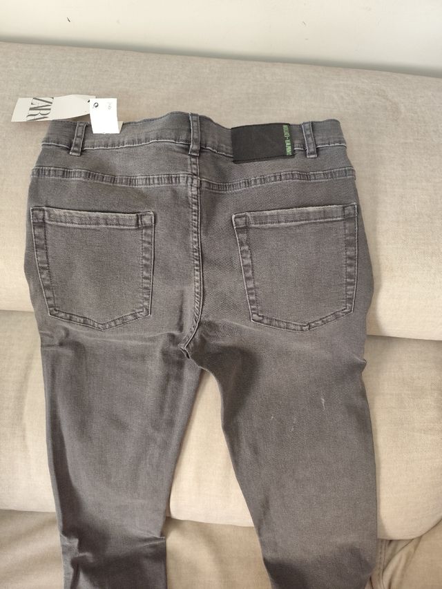 Jeans Zara grises súper skinny 13-14