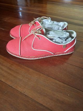 Zapatillas rojas esparto talla 37