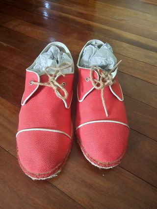 Zapatillas rojas esparto talla 37