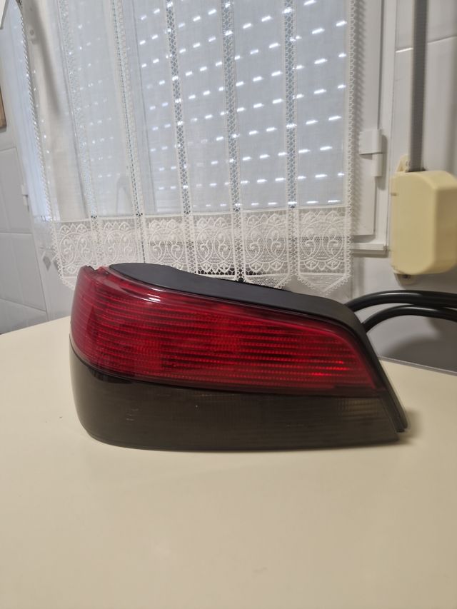 Piloto Trasero Izquierdo Peugeot 306