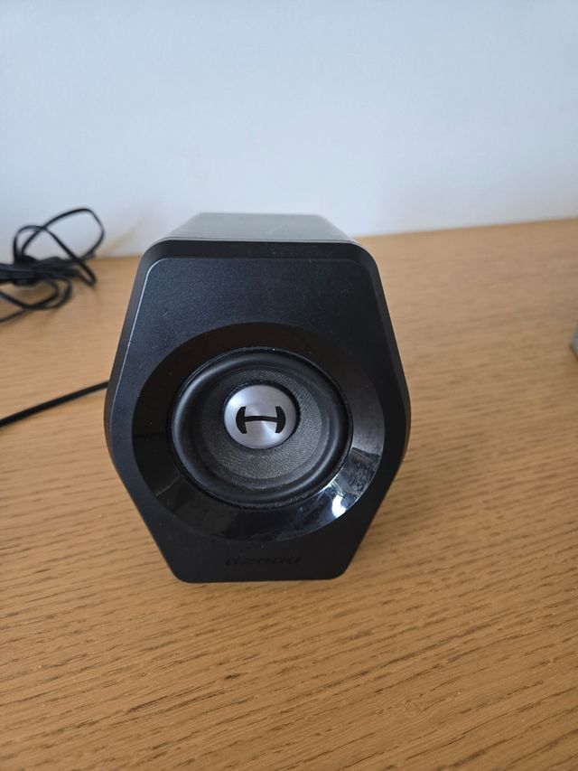 Altavoces gamer. Edifier G2000.