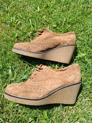 Zapatos cuña mujer ante marrón María Jaén