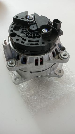 Alternator HELLA 8EL 011 710-791 14V 140A