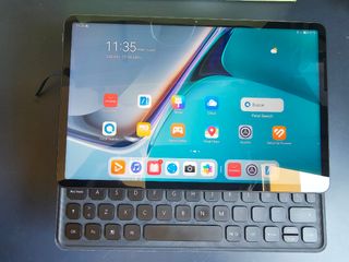 Huawei MatePad 11 con teclados y M-Pencil