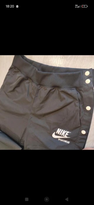 Pantalón Nike deportivo negro Vintage