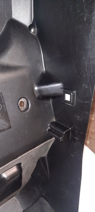 Cofre asiento XMAX 125-300 (2018-2021)