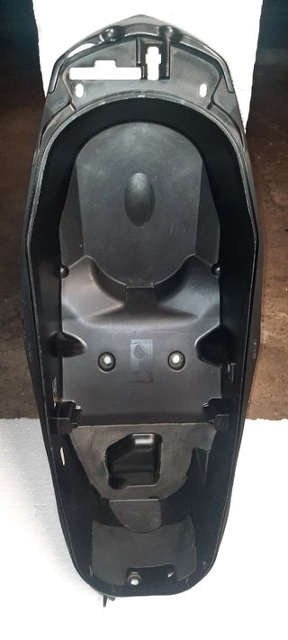 Cofre asiento XMAX 125-300 (2018-2021)