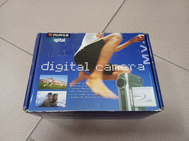 Digital camera FUJFILM MV-1