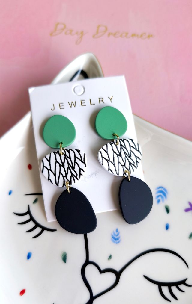 Pendientes tricolor - Verde, blanco y negro