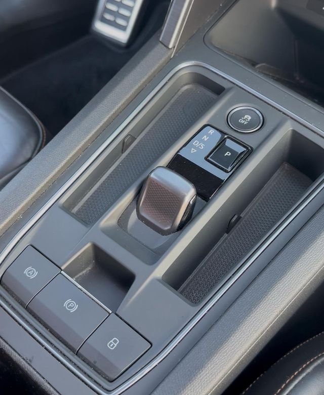 Funda Fibra Carbono Palanca Cambio DSG Seat/Cupra