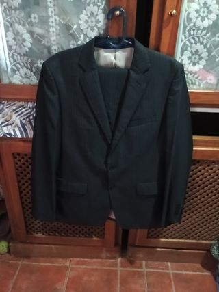 Traje Zara negro talla 56