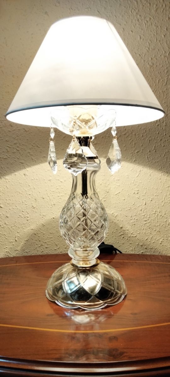 GRANDE COPPIA DI LAMPADARI IN BRONZO E CRISTALLO