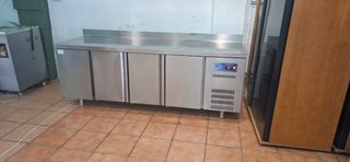 Bajo mostrador frigorífico 4 puertas coreco