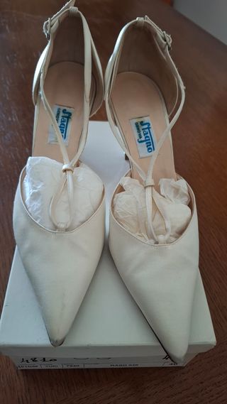 Scarpe raso bianco n.40 tacco cm.9