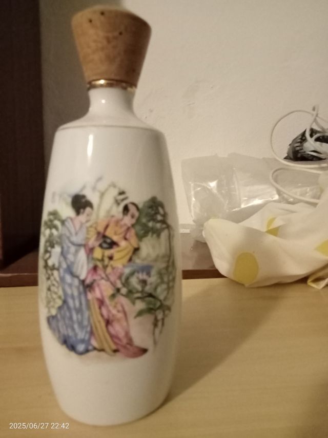 Botella sake vintage japonesa