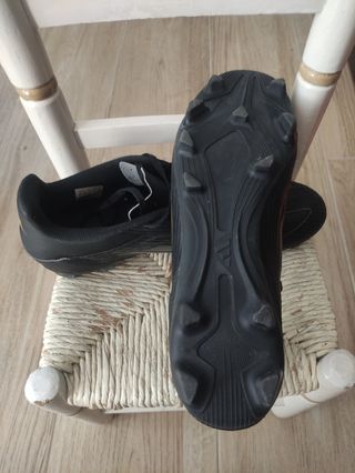 Botas fútbol talla 45
