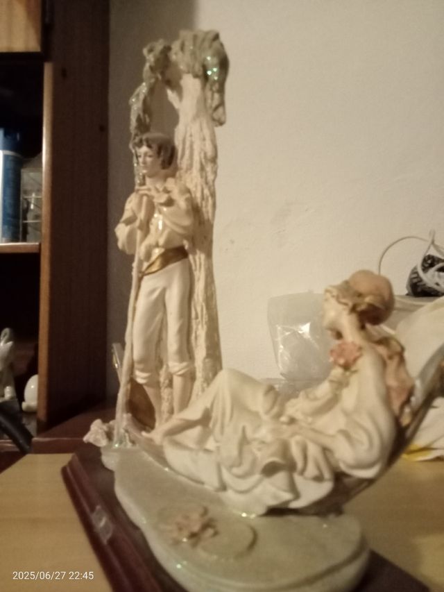 Pareja romántica porcelana