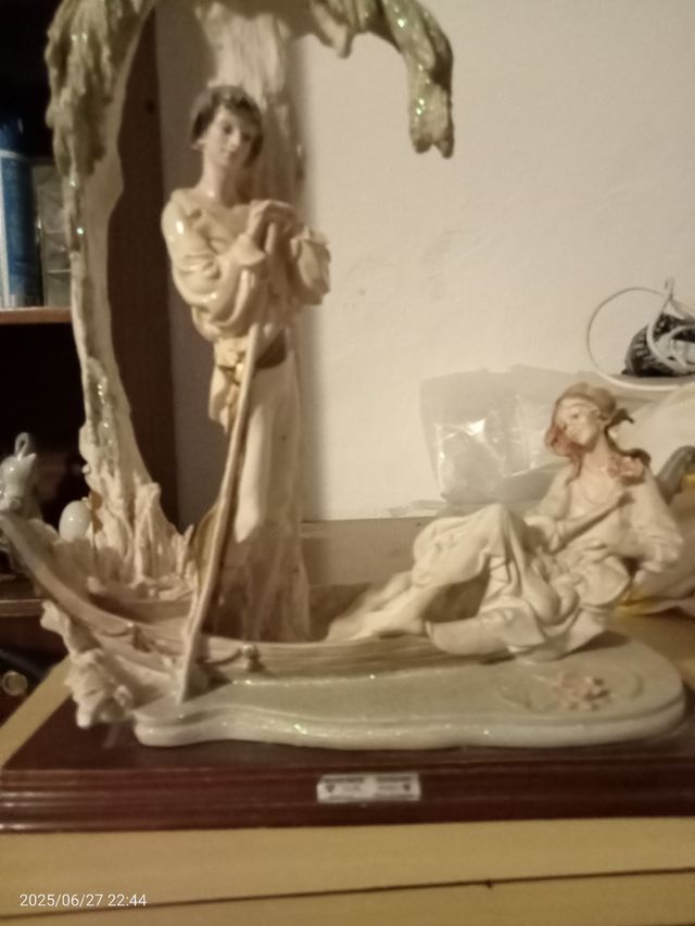 Pareja romántica porcelana