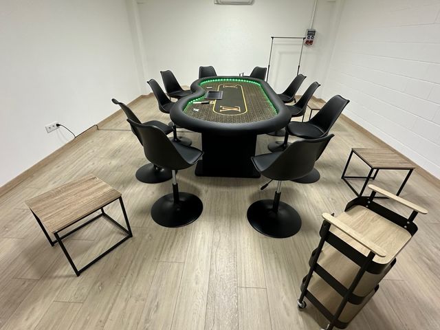 Mesa Poker profesional (2,75m) 10 sillas y fichas.