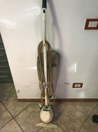 Aspirapolvere Folletto