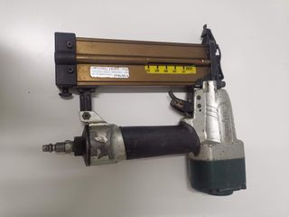 Compresor Stanley y clavadoras carpintero 