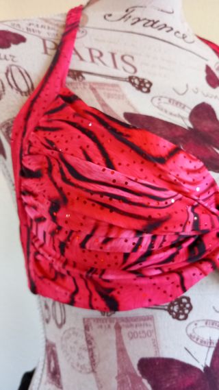 Sujetador danza oriental rojo y negro,