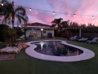 Casa rural  Sierra Cadiz  con chimenea y piscina