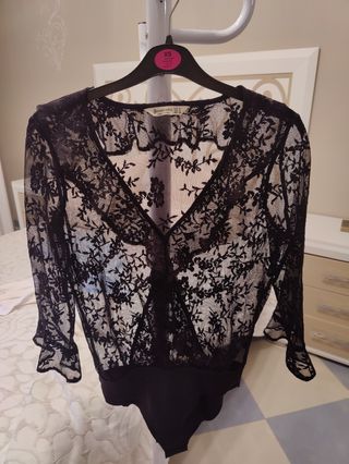 Body encaje negro con transparencias a estrenar