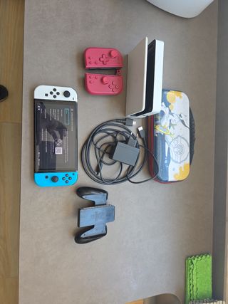 Nintendo Switch OLED + mando HORI