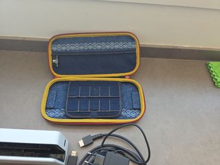 Nintendo Switch OLED + mando HORI