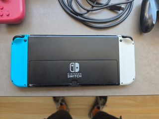 Nintendo Switch OLED + mando HORI