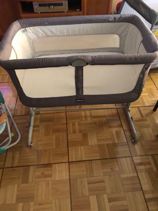 Minicuna Chicco Next2Me - gris