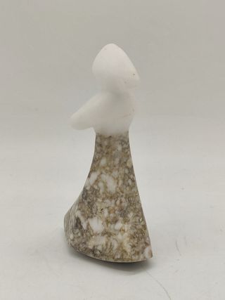 Escultura mármol mujer URSS años 70