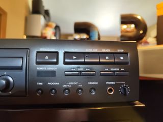 CD TASCAM CD-160 negro