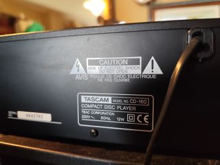 CD TASCAM CD-160 negro