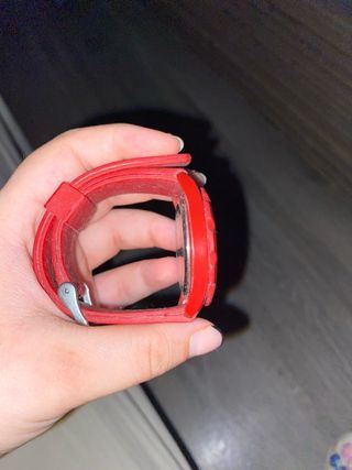 Reloj deportivo rojo