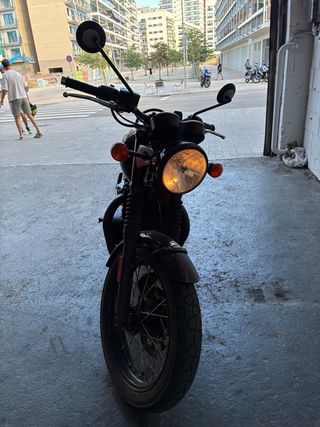 Triumph Bonneville T100 Black