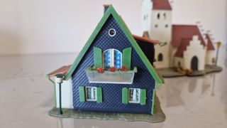 Casa e Iglesia maqueta ferroviaria H0