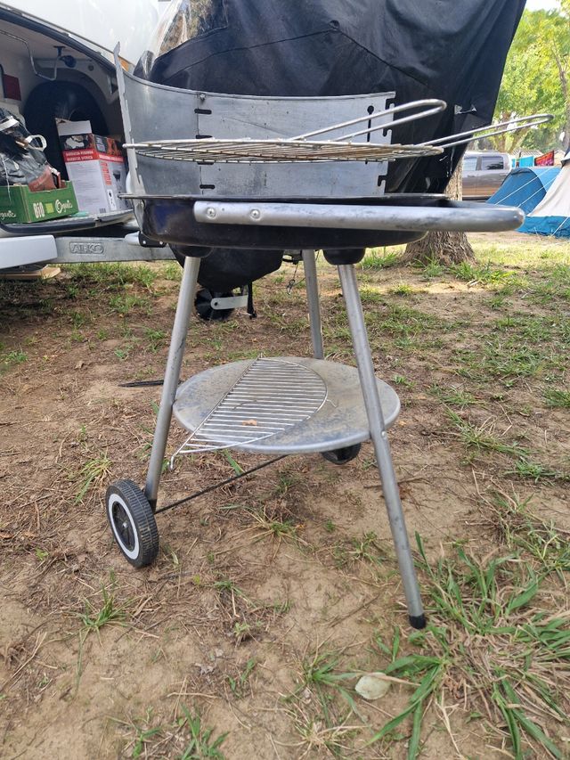 Barbacoa portátil metal gris