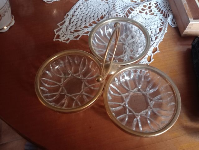 Teiera e vaso decorativi