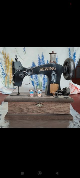 Máquina de coser decorativa